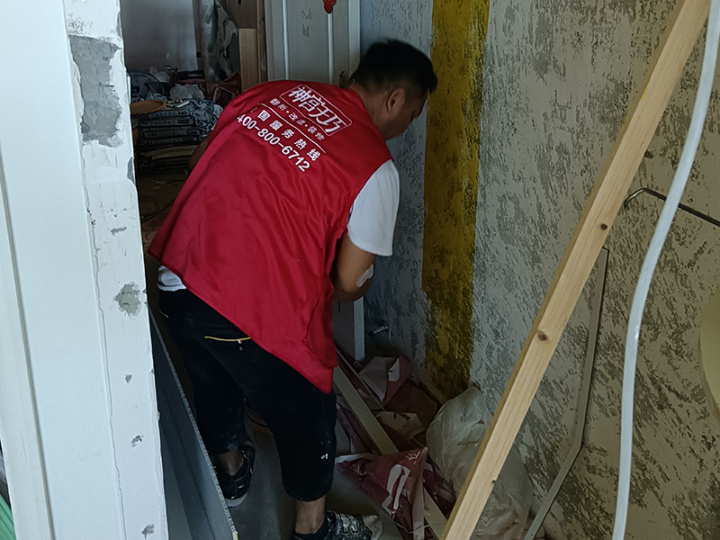 60平米兩室一廳清水房裝修后，墻面受潮掉皮怎么辦？(圖2)