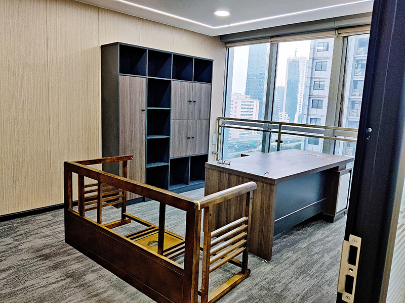  家里客廳改成工作區(qū)還“違法”了？太離譜了吧！(圖1)