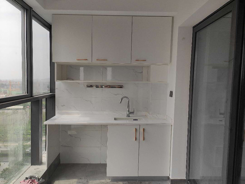 杭州陽(yáng)臺(tái)安裝玻璃窗多少錢(qián)一平方？