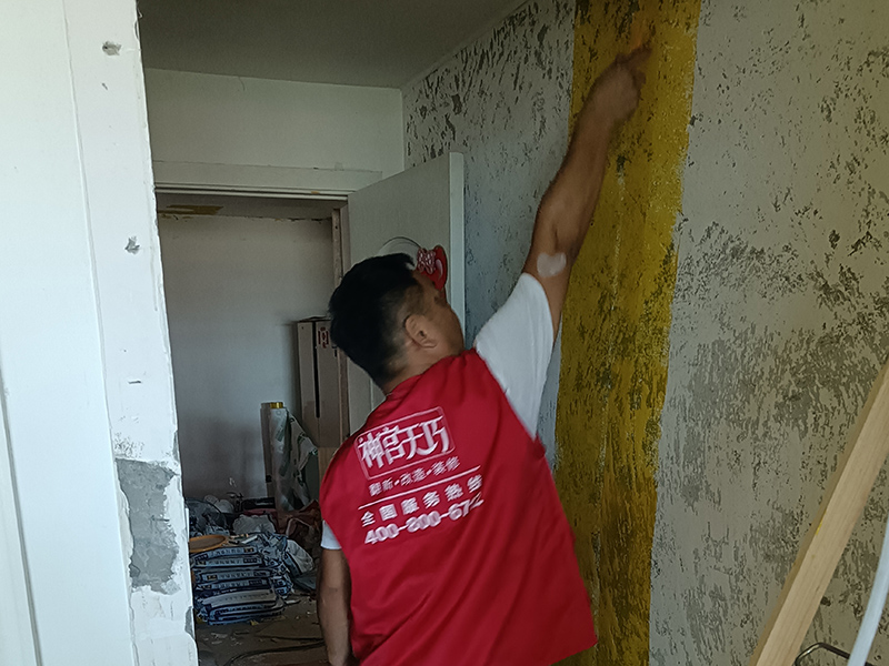 十幾年的墻布怎么簡(jiǎn)單翻新？老房子翻新墻面多少錢？(圖2)