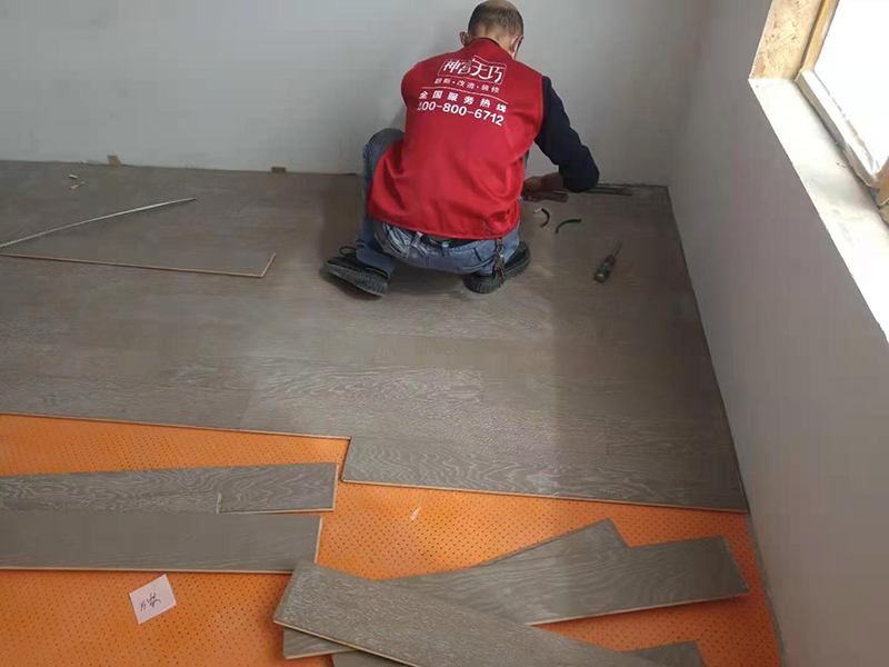 舊地板掉漆、劃痕、坑洼怎么辦？老房子地面簡單翻新方法介紹(圖3)