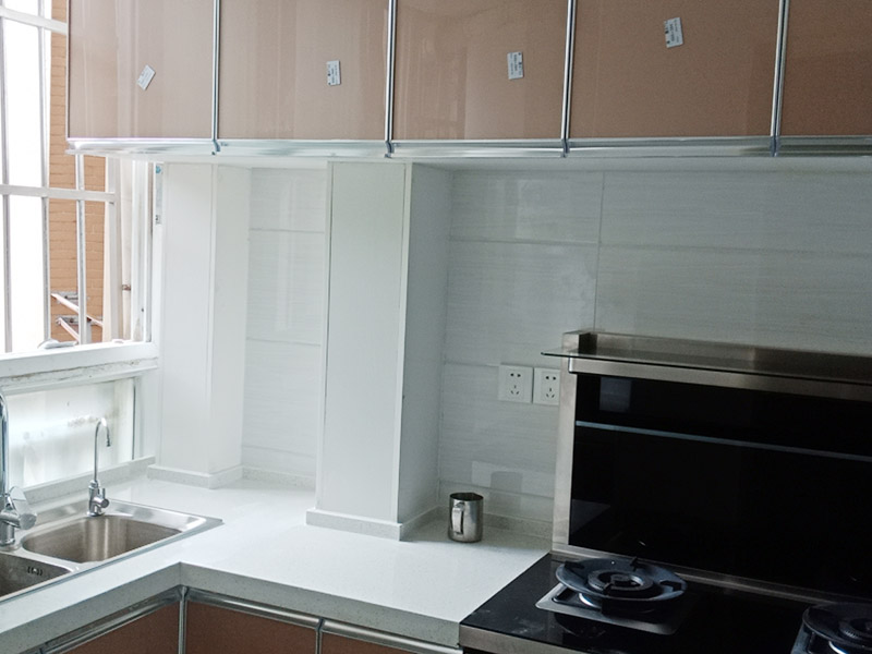 廚房裝修櫥柜，究竟是定制櫥柜好，還是直接買新的呢？(圖2)