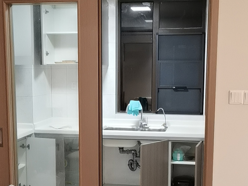 廚房門窗安裝，什么材質(zhì)的推拉門比較好？塑鋼推拉門好用嗎？(圖2)