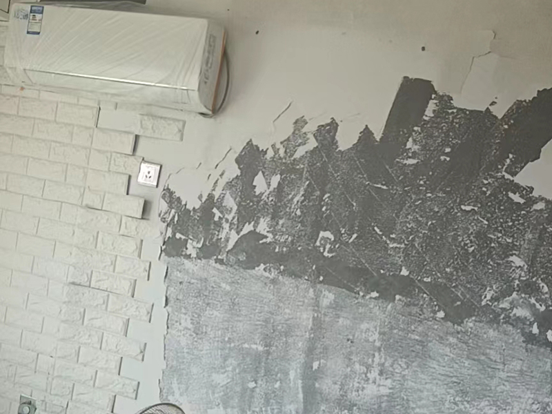 乳膠漆墻面裂縫怎么處理？舊墻翻新需要刷底漆嗎？(圖3)