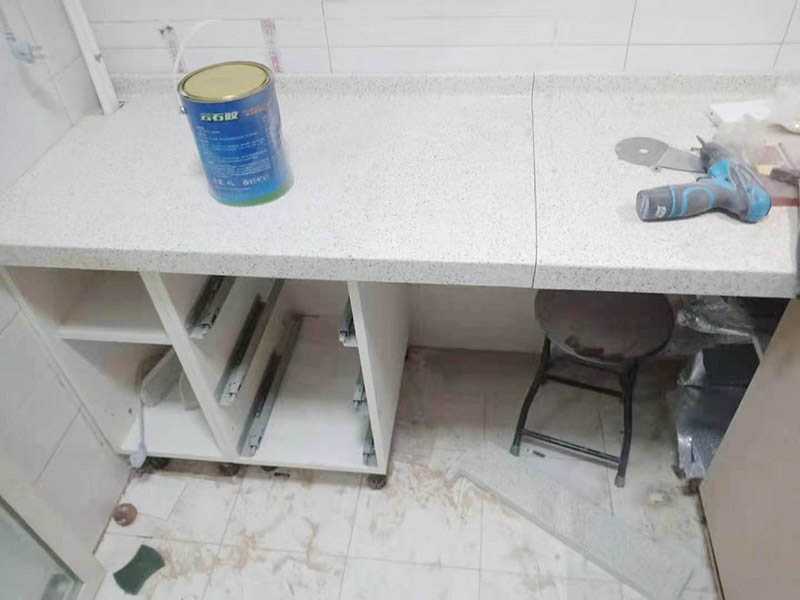 廚房墻面裝修選擇貼瓷磚還是刷涂料？(圖2)