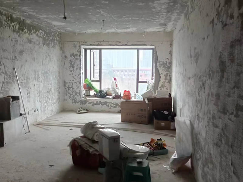 客廳墻面翻新刮膩?zhàn)雍偷蹴斈膫€(gè)先做？(圖1)