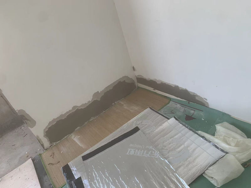 衛(wèi)生間地磚不砸再鋪一層(圖1) 衛(wèi)生間地磚不砸再鋪一層(圖1)