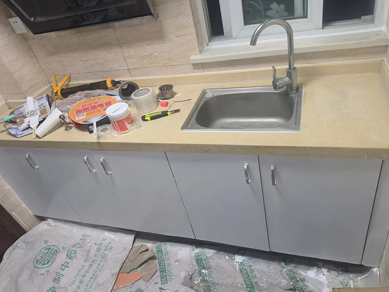 對于廚房裝修，應(yīng)該選擇哪種瓷磚比較好(圖1)