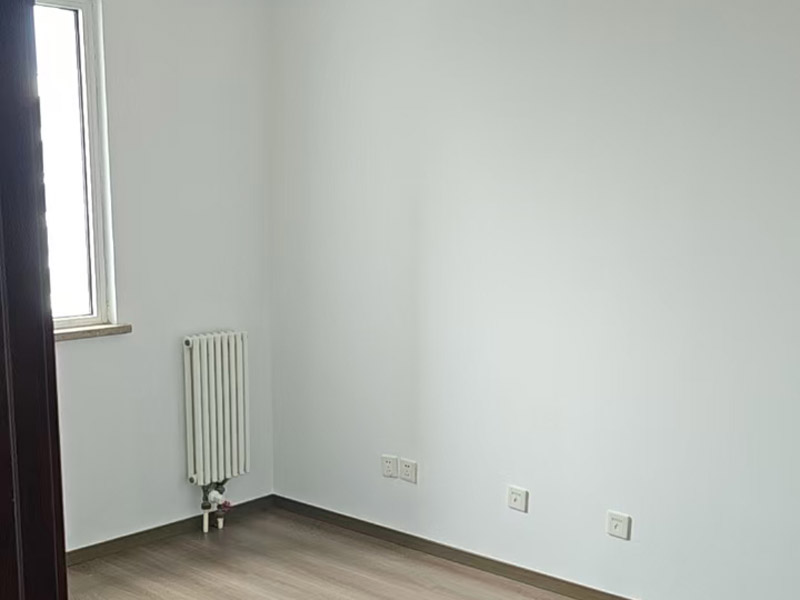 內(nèi)墻刮膩?zhàn)雍腿槟z漆哪個(gè)好(圖2) 內(nèi)墻刮膩?zhàn)雍腿槟z漆哪個(gè)好(圖2)