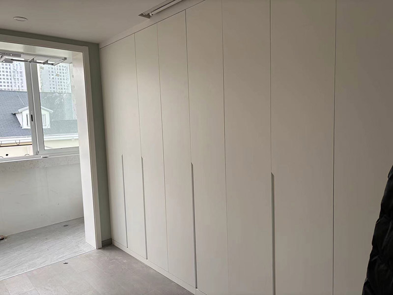 廣州哪能找到刮膩?zhàn)拥膸煾? /> </a> </div>
            <div   id=