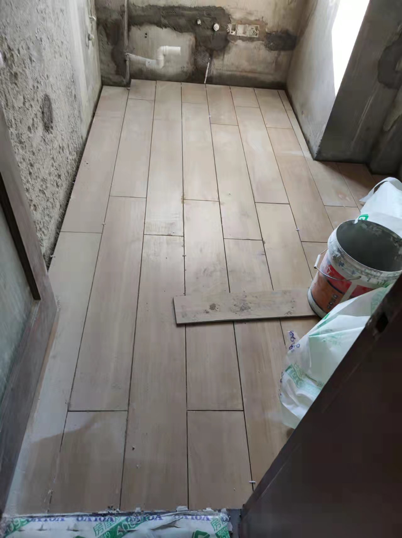 無錫地面安裝地板坡度大怎么解決(圖3) 無錫地面安裝地板坡度大怎么解決(圖3)